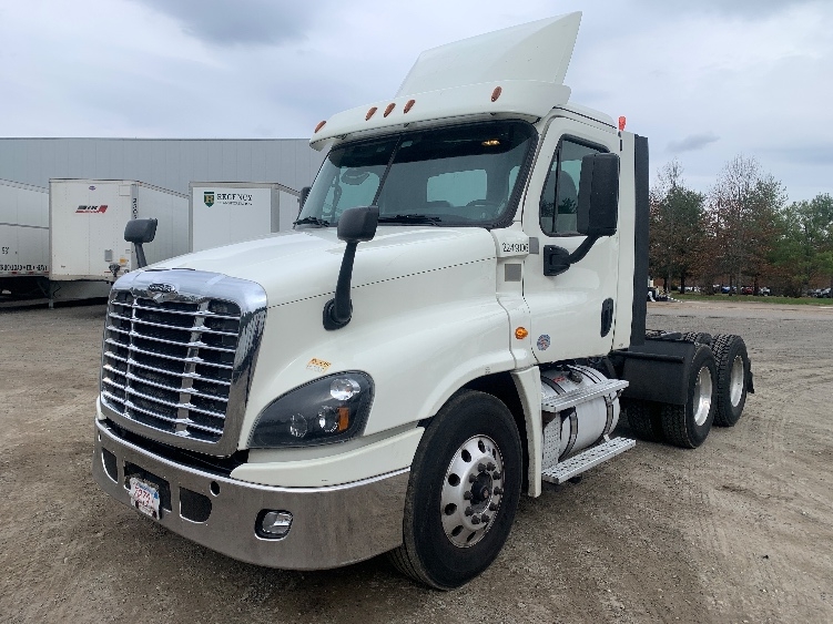 Used 2019 Freightliner Cascadia - photo 5