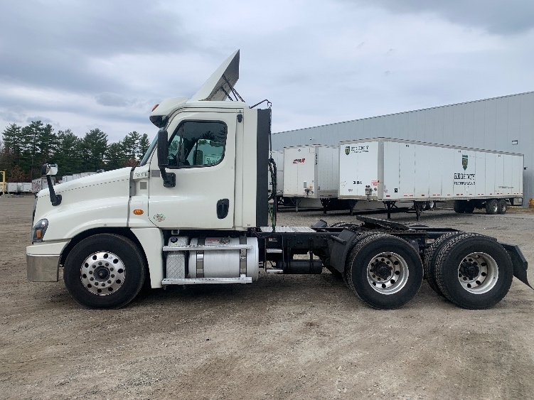 Used 2019 Freightliner Cascadia - photo 6