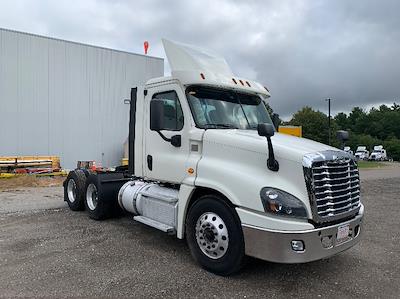 Used 2019 Freightliner Cascadia Detroit DD15AT Semi Truck for sale #224907 - photo 1