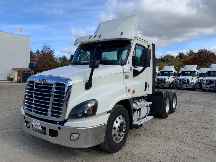 Used 2019 Freightliner Cascadia - photo 5