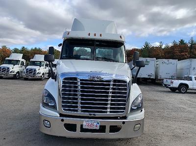 Used 2019 Freightliner Cascadia Detroit DD15AT Semi Truck for sale #224908 - photo 2