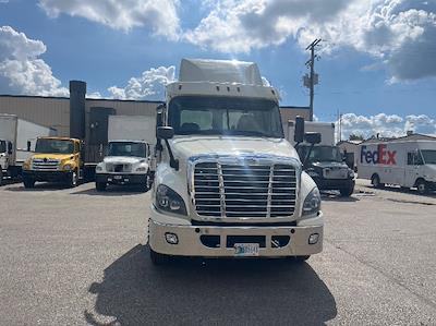 Used 2019 Freightliner Cascadia Detroit DD15AT Semi Truck for sale #224909 - photo 2