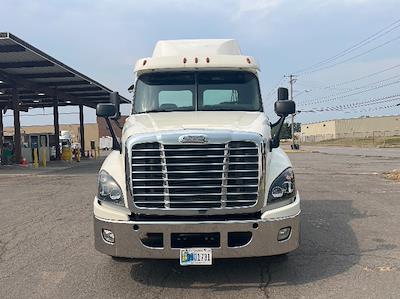 Used 2019 Freightliner Cascadia Detroit DD15AT Semi Truck for sale #224912 - photo 2