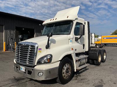 Used 2019 Freightliner Cascadia Detroit DD15AT Semi Truck for sale #224916 - photo 1