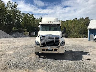 Used 2019 Freightliner Cascadia Detroit DD15AT Semi Truck for sale #224917 - photo 2