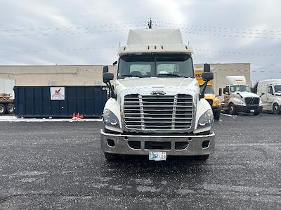 Used 2019 Freightliner Cascadia Detroit DD15AT Semi Truck for sale #224919 - photo 2