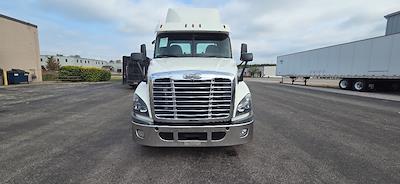 Used 2019 Freightliner Cascadia - photo 1