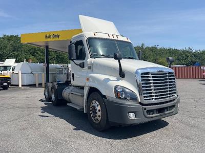 Used 2019 Freightliner Cascadia - photo 1