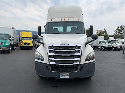Used 2019 Freightliner Cascadia Detroit DD15AT Semi Truck for sale #225695 - photo 2