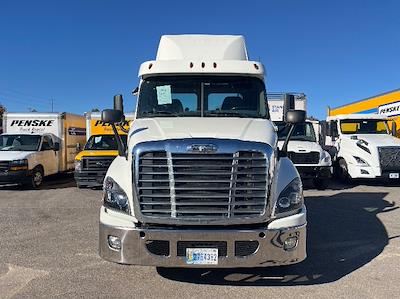 Used 2019 Freightliner Cascadia Detroit DD15AT Semi Truck for sale #225703 - photo 2