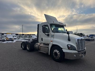 Used 2019 Freightliner Cascadia Detroit DD15AT Semi Truck for sale #225706 - photo 1