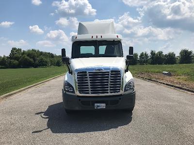 Used 2019 Freightliner Cascadia Detroit DD13 Semi Truck for sale #225876 - photo 2