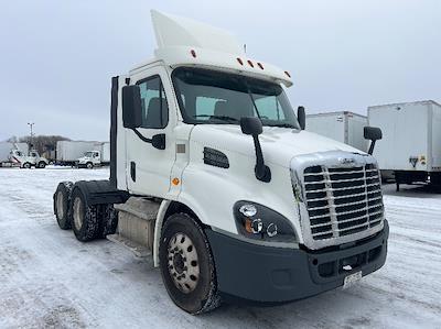 Used 2019 Freightliner Cascadia - photo 1
