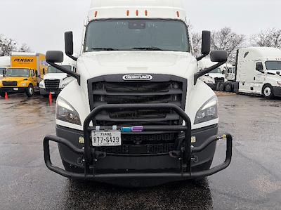Used 2023 Freightliner Cascadia - photo 1