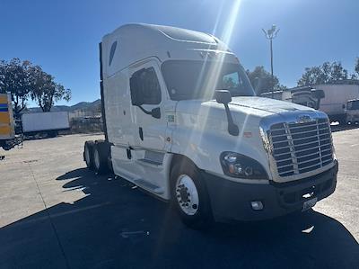 Used 2019 Freightliner Cascadia Detroit DD15AT Semi Truck with Sleeper Cab for sale #226775 - photo 1