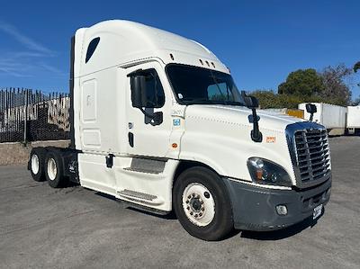Used 2019 Freightliner Cascadia Detroit DD15AT Semi Truck with Sleeper Cab for sale #226777 - photo 1