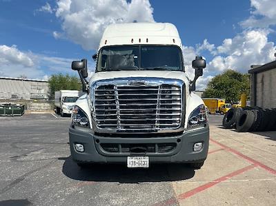Used 2019 Freightliner Cascadia Detroit DD15AT Semi Truck with Sleeper Cab for sale #226791 - photo 2