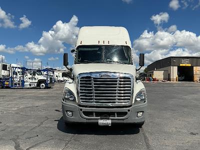 Used 2019 Freightliner Cascadia Detroit DD15AT Semi Truck with Sleeper Cab for sale #226795 - photo 2