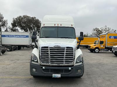 Used 2019 Freightliner Cascadia Detroit DD15AT Semi Truck with Sleeper Cab for sale #226798 - photo 2