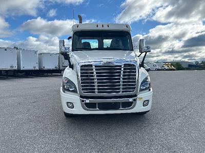 Used 2019 Freightliner Cascadia Detroit DD13 Semi Truck for sale #226974 - photo 2