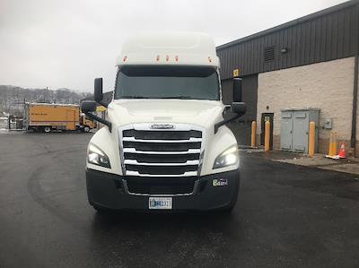 Used 2019 Freightliner Cascadia Detroit DD15AT Semi Truck with Sleeper Cab for sale #227015 - photo 2