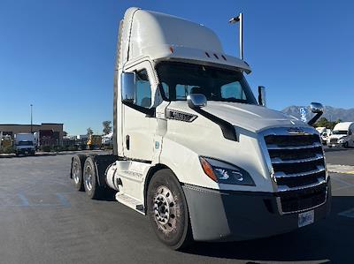 Used 2019 Freightliner Cascadia Detroit DD13 Semi Truck for sale #227208 - photo 1