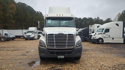 Used 2019 Freightliner Cascadia Detroit DD13 Semi Truck for sale #227247 - photo 2