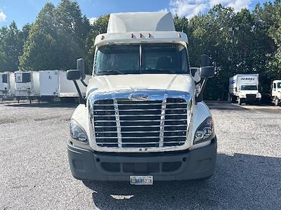 Used 2019 Freightliner Cascadia Detroit DD13 Semi Truck for sale #227248 - photo 2