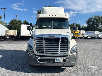 Used 2019 Freightliner Cascadia Detroit DD13 Semi Truck for sale #227249 - photo 2