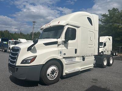 Used 2019 Freightliner Cascadia Detroit DD15AT Semi Truck with Sleeper Cab for sale #227510 - photo 1