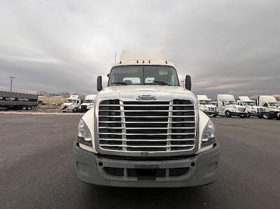 Used 2019 Freightliner Cascadia - photo 1