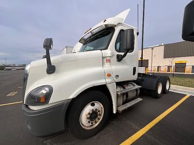 Used 2019 Freightliner Cascadia - photo 1