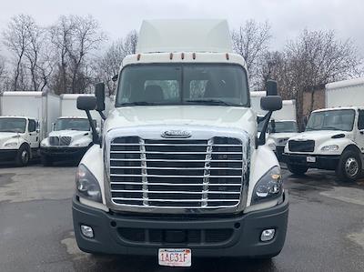 Used 2019 Freightliner Cascadia - photo 1