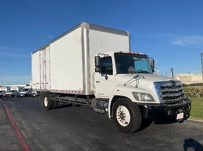 Used 2019 Hino 268A - photo 1
