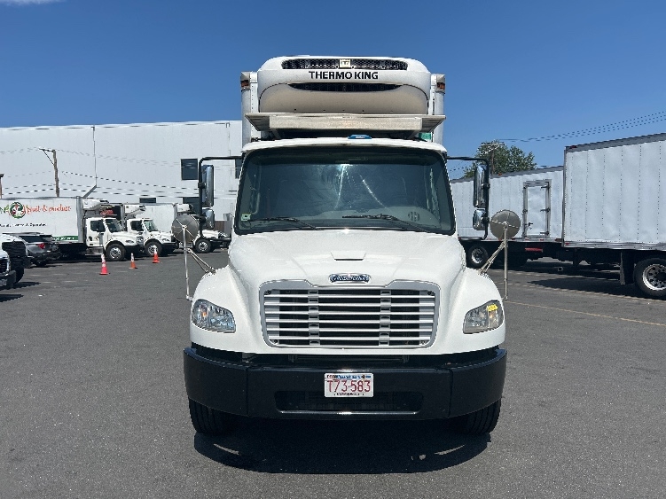 Used 2019 Freightliner M2 106 - photo 2