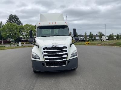 Used 2019 Freightliner Cascadia Detroit DD15 Semi Truck for sale #227848 - photo 2