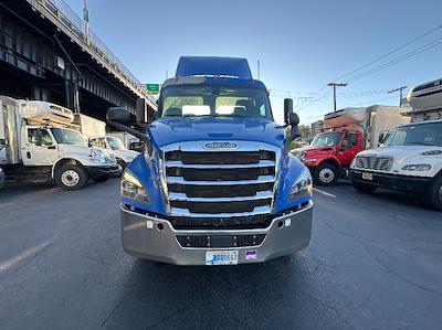 Used 2019 Freightliner Cascadia Detroit DD13 Semi Truck for sale #228085 - photo 2