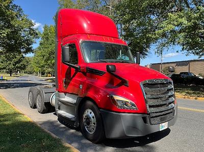 Used 2019 Freightliner Cascadia Detroit DD15AT Semi Truck for sale #228395 - photo 1