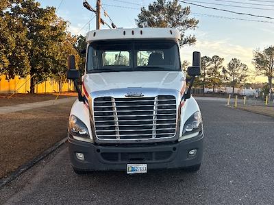 Used 2019 Freightliner Cascadia Detroit DD13 Semi Truck for sale #228832 - photo 2