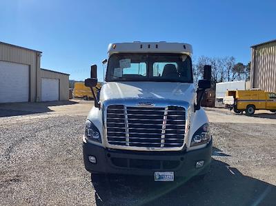 Used 2019 Freightliner Cascadia - photo 1