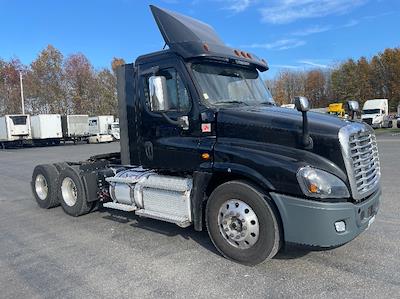 Used 2019 Freightliner Cascadia Detroit DD15AT Semi Truck for sale #228861 - photo 1