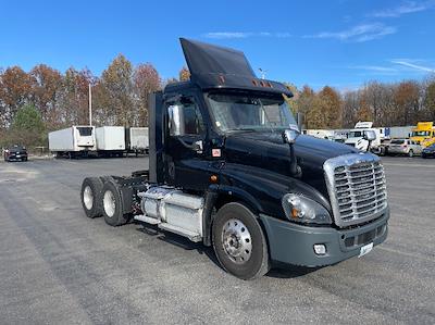 Used 2019 Freightliner Cascadia Detroit DD15AT Semi Truck for sale #228866 - photo 1