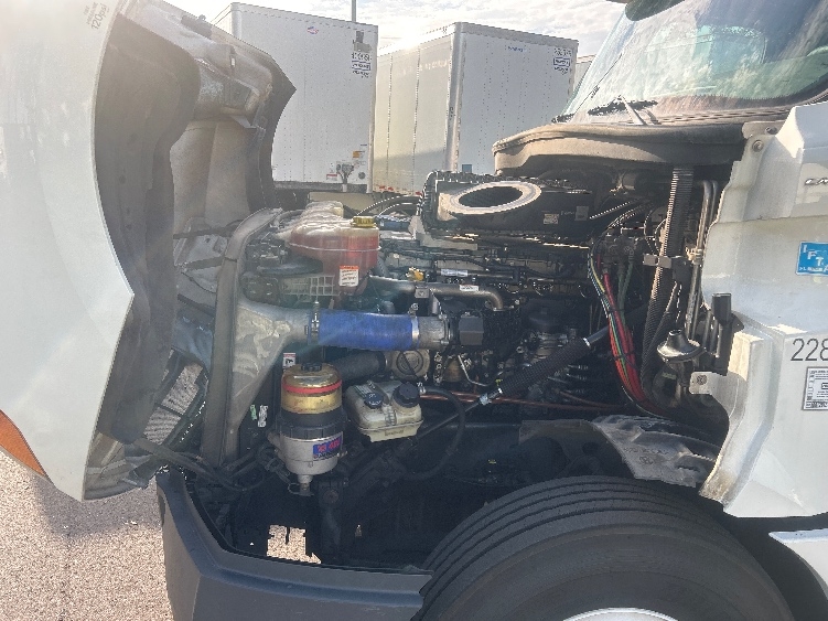 Used 2019 Freightliner Cascadia - photo 23