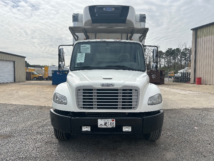 Used 2019 Freightliner M2 106 - photo 2