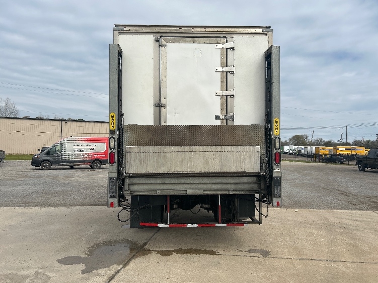 Used 2019 Freightliner M2 106 - photo 9