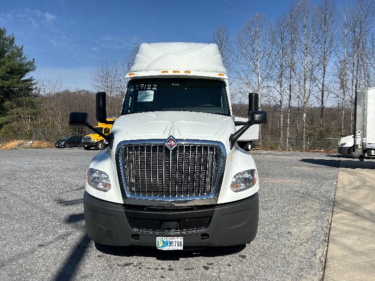 Used 2019 International LT - photo 2