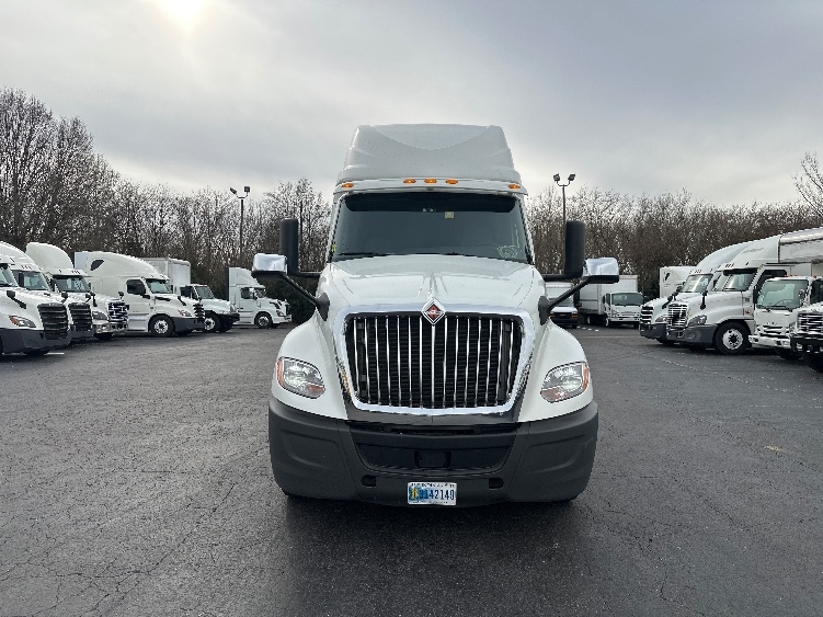 Used 2019 International LT - photo 2