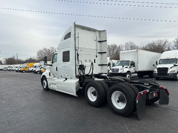 Used 2019 International LT - photo 7
