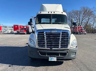 Used 2019 Freightliner Cascadia Detroit DD13 Semi Truck for sale #229398 - photo 2