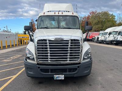 Used 2019 Freightliner Cascadia Detroit DD13 Semi Truck for sale #229539 - photo 2